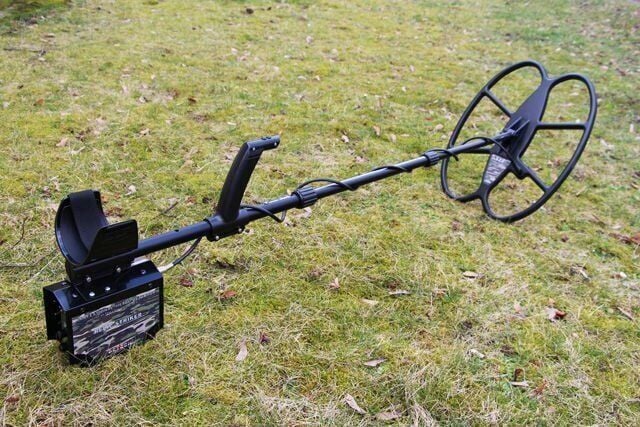 Relic Striker Dedektör 18x15 Sef